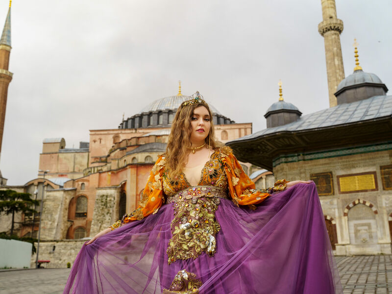 Finding your way across  the website is pretty easy, actually because of  the dimensions  of the event