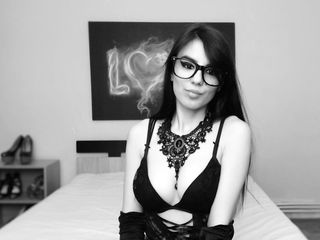 real time sex chatting that come with topless models without id